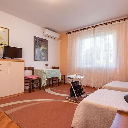 Irena Apartment Пореч Екстериор снимка
