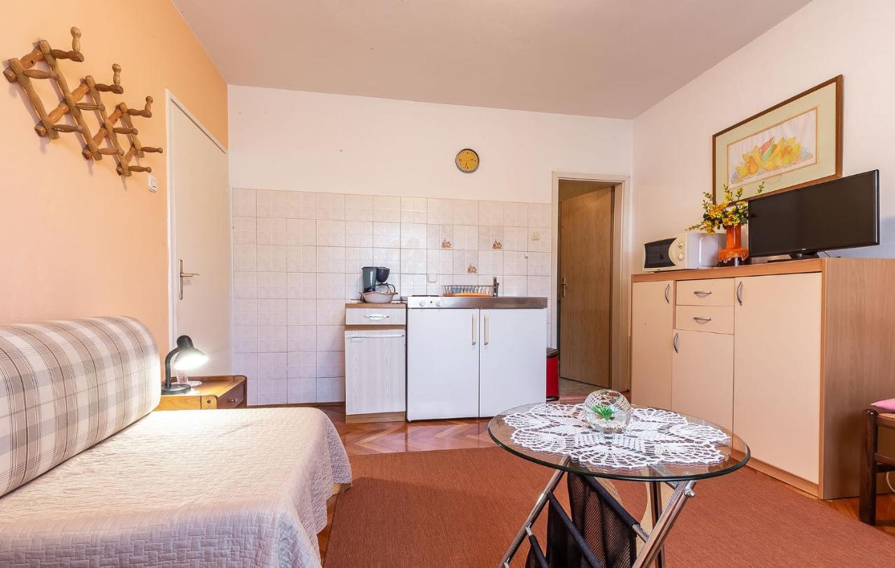 Irena Apartment Пореч Екстериор снимка