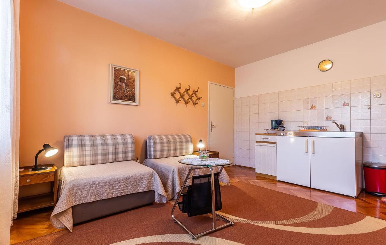 Irena Apartment Пореч Екстериор снимка