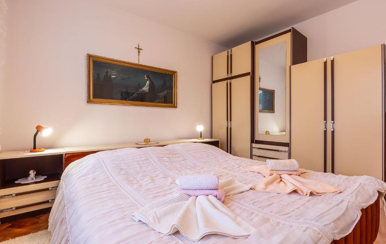 Irena Apartment Пореч Екстериор снимка