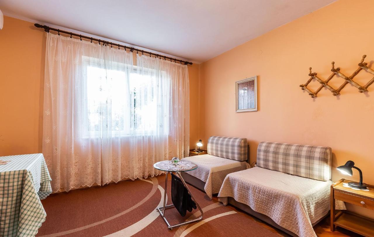 Irena Apartment Пореч Екстериор снимка