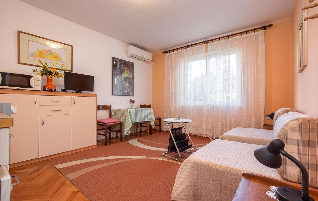 Irena Apartment Пореч Екстериор снимка